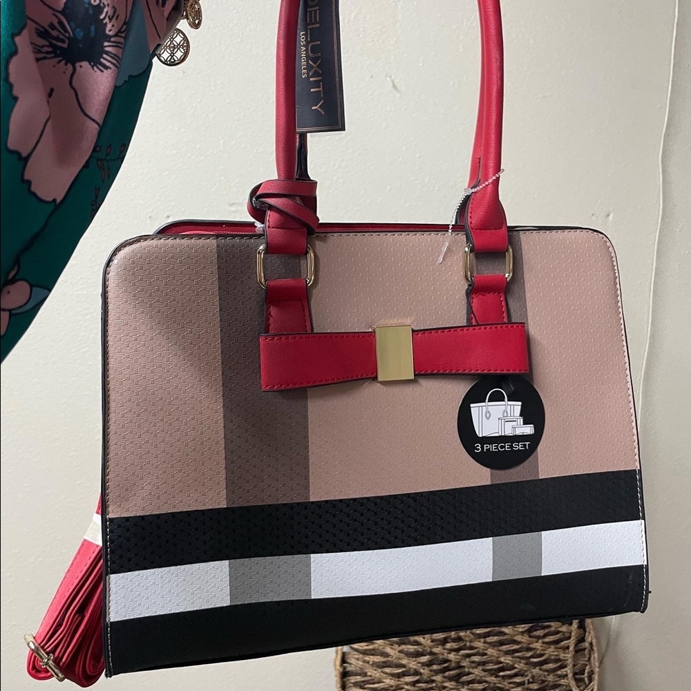 Brand new purse, perfect gift for this mothers day